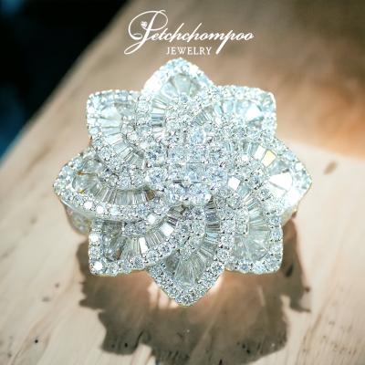 [020584] Flower Diamond Ring Discount 159,000