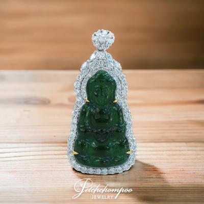 [28807] Carved A-Jade pendant  199,000 