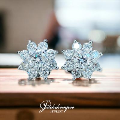 [28755] Flower diamond  earrings GIA certified  99,000 
