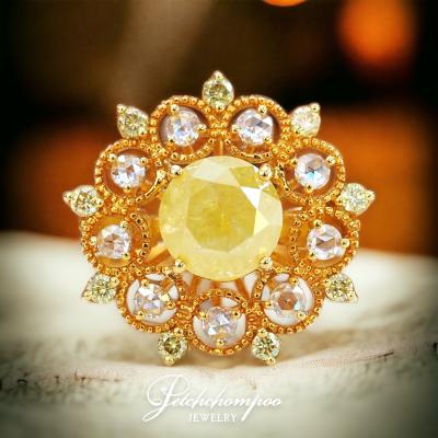 [017692] Fancy Yellow Diamond 2.27 Ct. Cut Diamond Discount 89,000