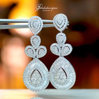 [28296] diamond chandelier earrings, 4.01 carats  199,000 