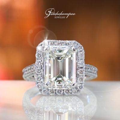 [28138] HRD Certified Diamond Ring 5.01 Carat Emerald Cut H VVS1 Discount 3,790,000