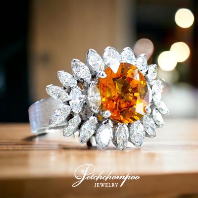 [27477] Yellow Saphire ring with diamonds Sir Emil  129,000 