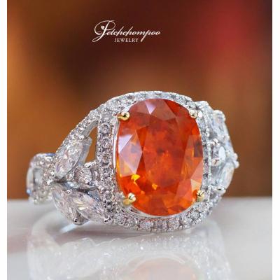 [28877] 5.10 carat yellow sapphire with diamond ring  119,000 
