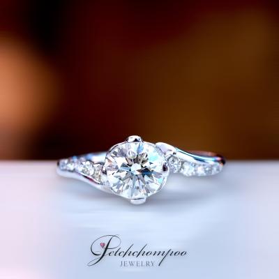 [28089] Premium size diamond ring, 0.81 carat Discount 79,000