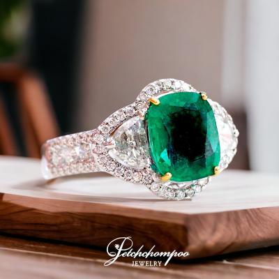 [024059] Emerald and diamond ring Discount 149,000