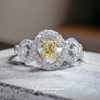 [007516] Fancy Vivid Yellow Diamond Ring 0.62 carat  79,000 