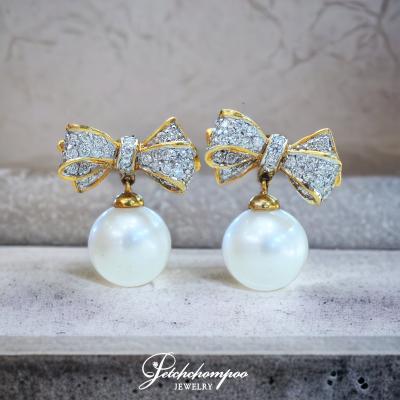 [023025] Diamond Bow Earrings With South Sea Pearl  49,000 
