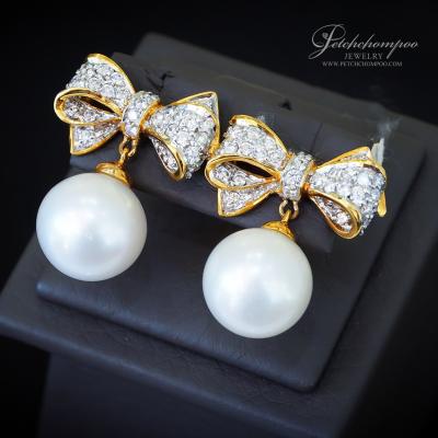 [023025] Diamond Bow Earrings With South Sea Pearl  49,000 