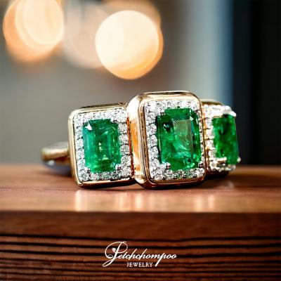 [024500] Three Stones Emerald ring  69,000 