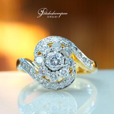 [28534] Flower diamond ring, width 0.82 carat  39,000 