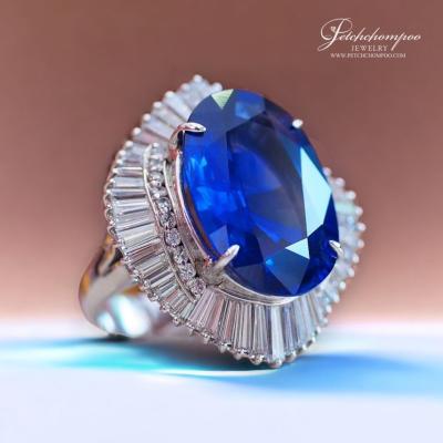 [26871] 13.6 Carats Ceylon Royal Blue Sapphire with diamond ring  2,590,000 