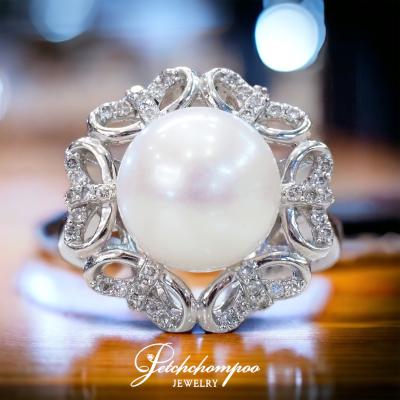 [27892] South Sea pearl ring set with diamonds  39,000 