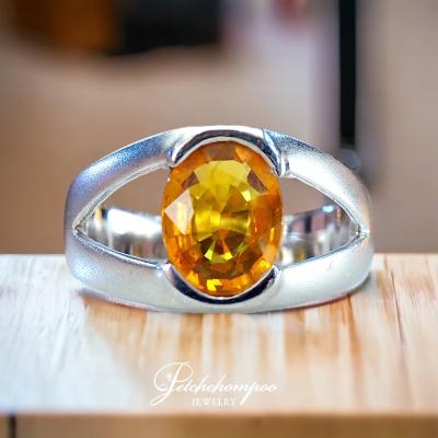 [015004] Yellow Sapphire Ring 2.05 carats  39,000 