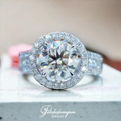 [29044] IGI certified diamond ring, center stone, 2.14 carats, VVS1 Triple Excellent. Discount 429,000