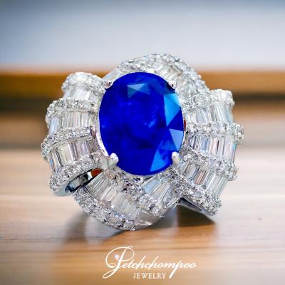 [27484] Sapphire Ring 6.84 Carats Set with Diamonds  199,000 