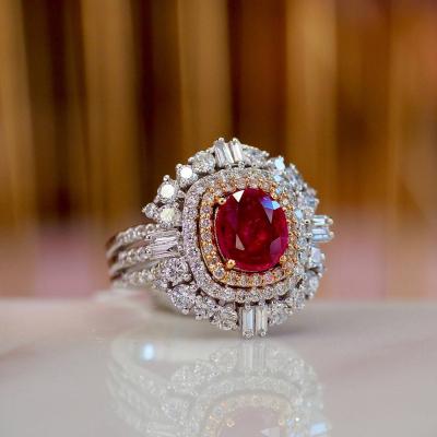 [023730] แหวนทับทิมสีแดงสดล้อมเพชรหน้ากว้าง  89,000 