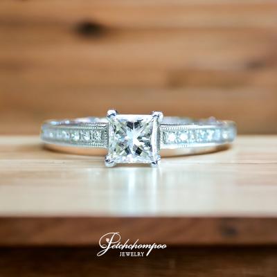 [017465] แหวนเพชร Princess Cut 0.69 กะรัตฝังเพชร ลดราคาเหลือ 69,000