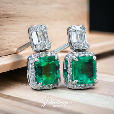 [28855] Colombia emerald and diamond earring  89,000 