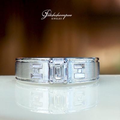 [28228] Emerald cut diamond ring with GIA certificate, 1 carat. Discount 169,000