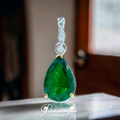 [27972] Zambia emerald pendant 5.40 carats  with diamonds  139,000 