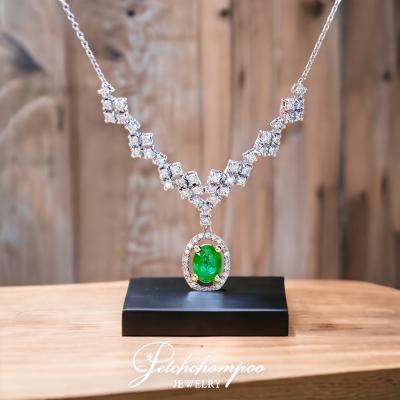 [020455] Emerald 0.81 cts diamond Necklaces  69,000 