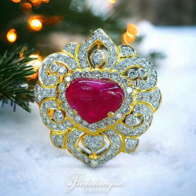 [28422] Burmese ruby pendant, 9.49 carats, surrounded by diamonds, AIG certificate.  139,000 
